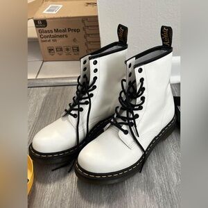 Dr.Martins Size 9